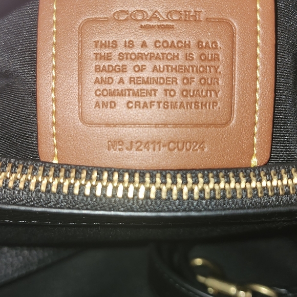 NWT Coach Lagacy Carryall 28 - Picture 11 of 11